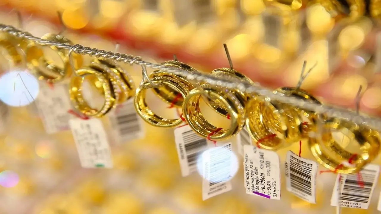 هدوء مفاجئ.. أسعار الذهب تتباطأ وسط ترقب لموجة انخفاض حادة في الأسواق